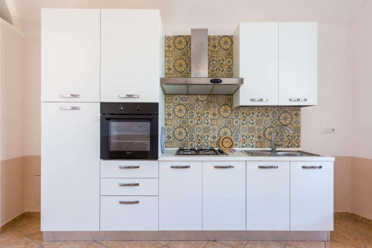 Tizzano House - La Marina Leilighet Procida Eksteriør bilde