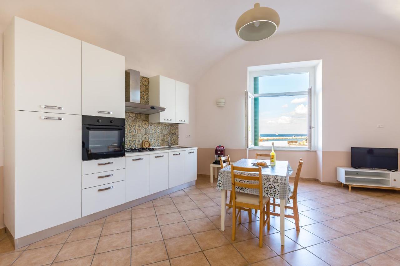 Tizzano House - La Marina Leilighet Procida Eksteriør bilde